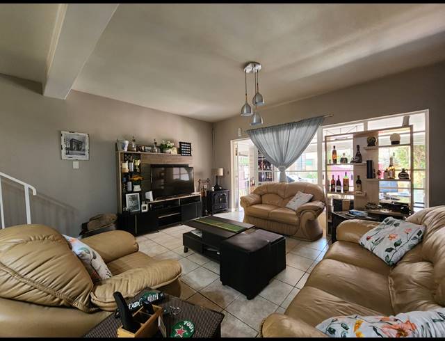 2 BEDROOM TOWNHOUSE FOR SALE IN THREE RIVERS